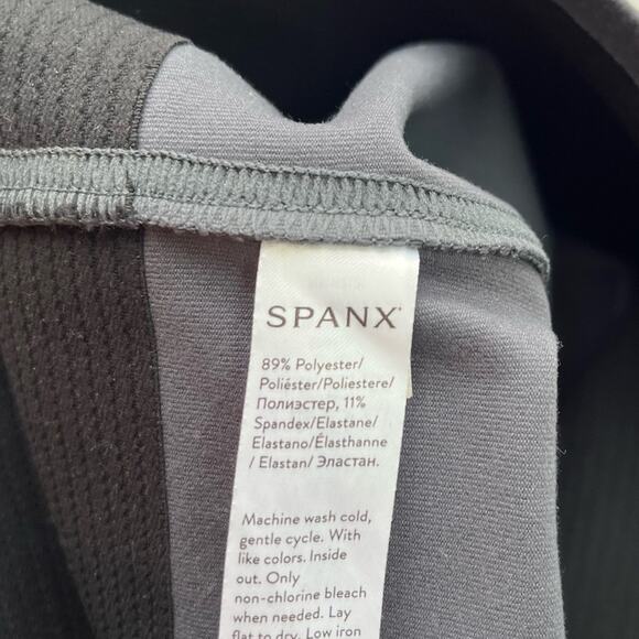 SPANX Essential Legging Crop Brushed Jersey Tummy Control - Picture 5 of 5